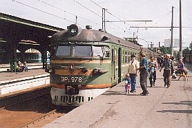 Abenteuerliche Z&uuml;ge fahren nach Puschkin und zur&uuml;ck